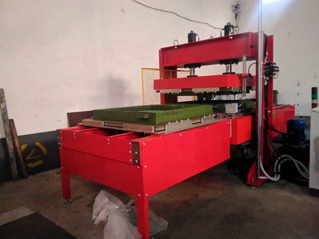 PRESSA PER STAMPAGGIO ELETTRICO in vendita - foto 2