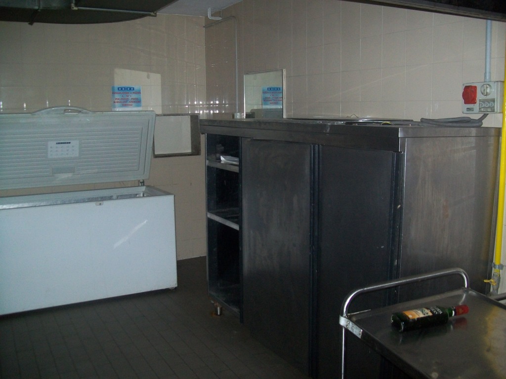 Armadio dispensa acciaio per cucina risorante bar in vendita - foto 2