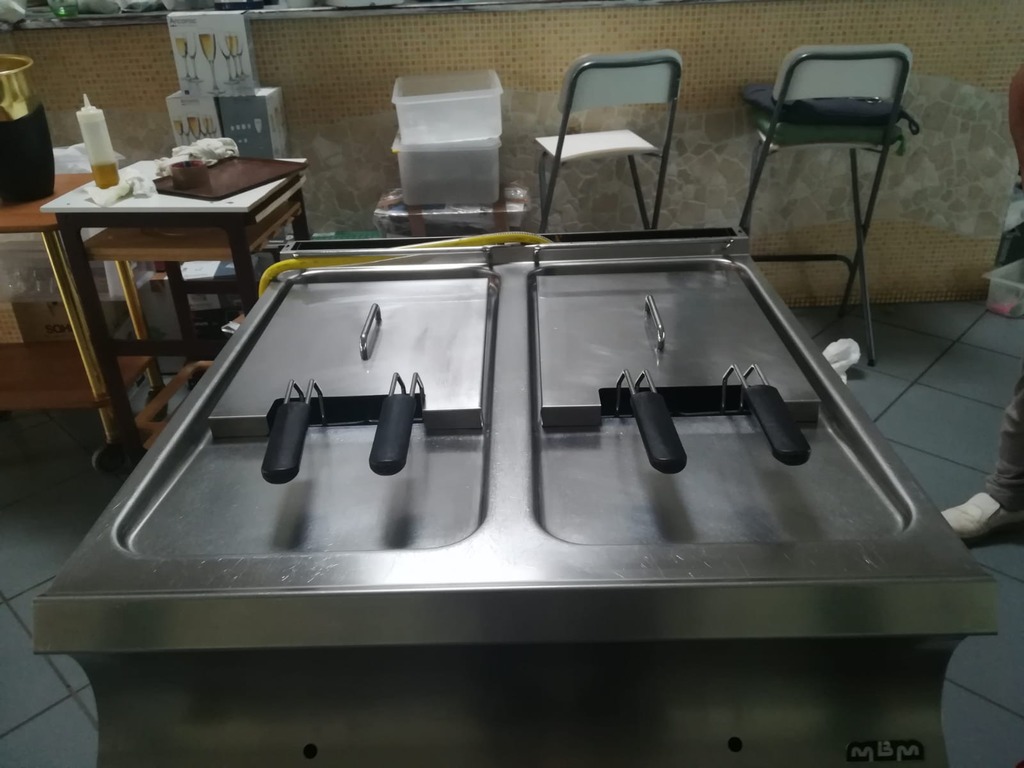 friggitrice a gas a due vasche in vendita - foto 1