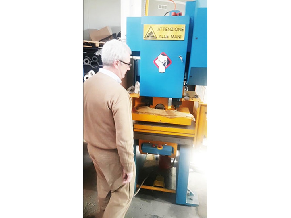 PRESSA S GIACOMO 40 T in vendita - foto 1