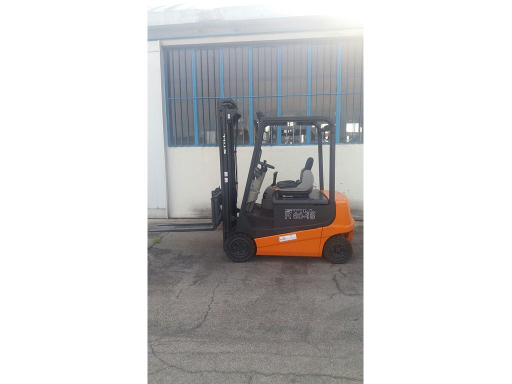 Carrelli elevatori in vendita
