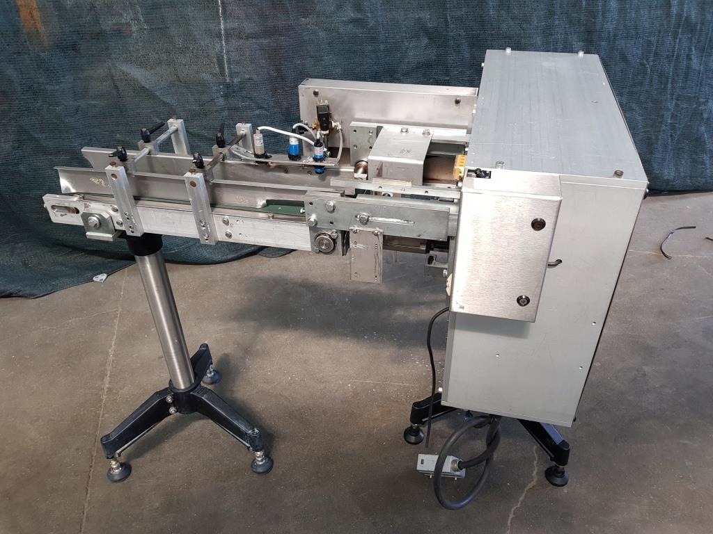 NASTRO TRASPORTATORE IN ACCIAIO INOX CON RIBALTATORE FLACONI (COD. MF-PK-NAS-197) in vendita - foto 1