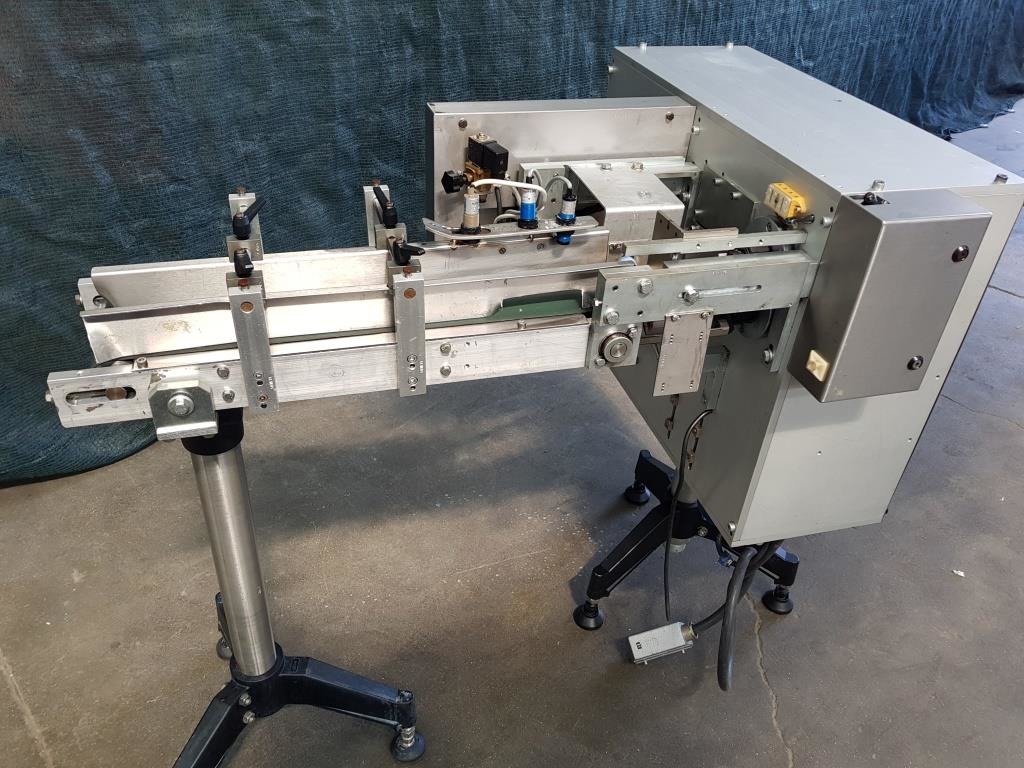 NASTRO TRASPORTATORE IN ACCIAIO INOX CON RIBALTATORE FLACONI (COD. MF-PK-NAS-197) in vendita - foto 2
