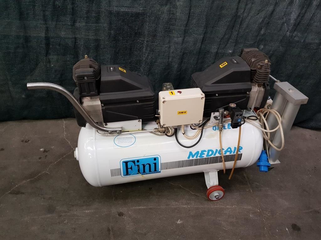 COMPRESSORE OIL-LESS PER LABORATORIO – FINI – MEDICAIR (IND-PR-COMPRE-12) in vendita - foto 1