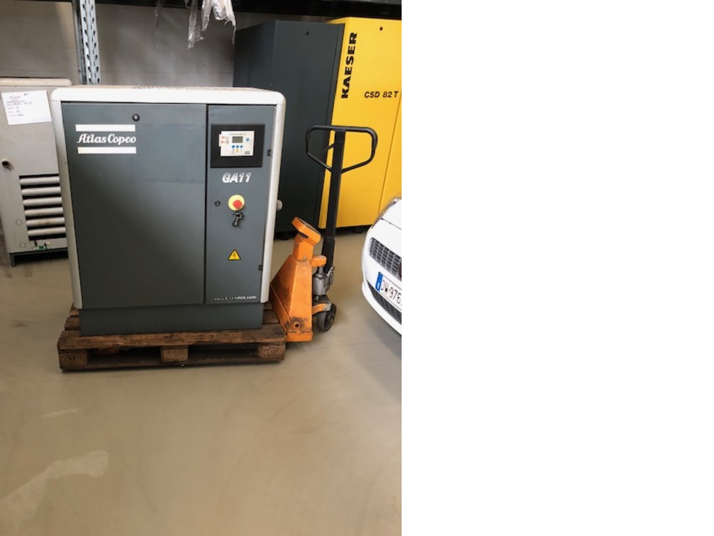 N. 2 Compressori a vite usato Atlas Copco 11 kw - 15 hp in vendita - foto 2