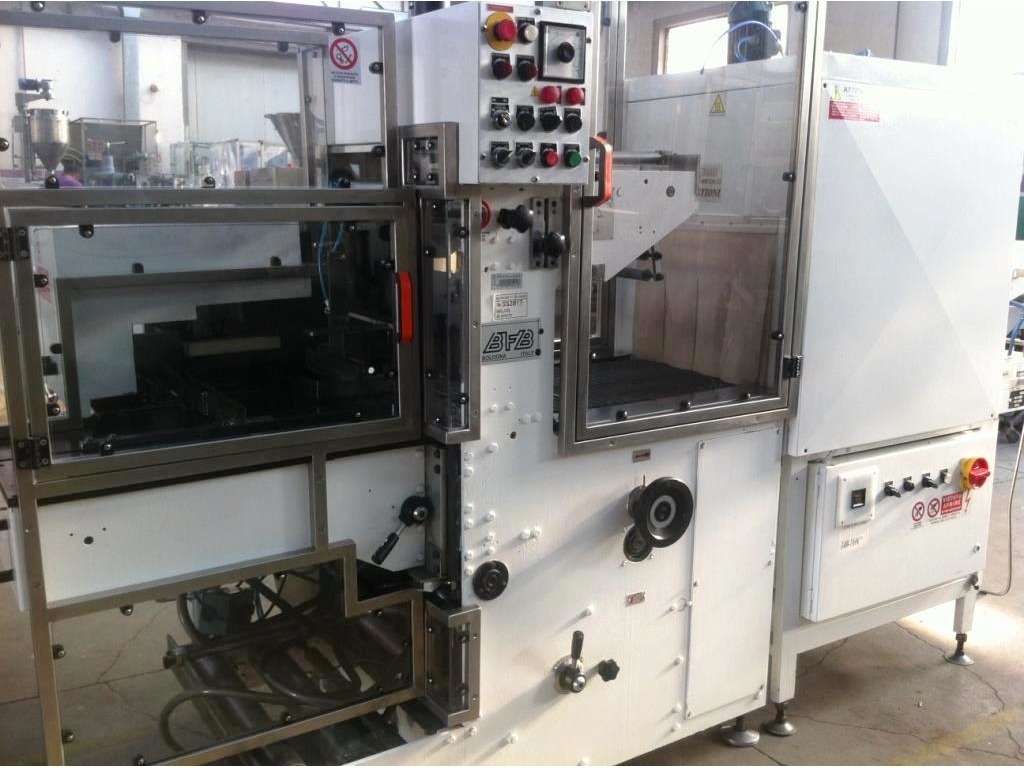 FARDELLATRICE CON TUNNEL DI TERMORETRAZIONE BFB MOD. 3707 / MOD. T32N (COD. MF-PK-FAR-12) in vendita - foto 2