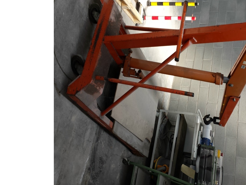GRU MANUALE TIPO “CAPRETTA” PORTATA 1000 Kg. in vendita - foto 1