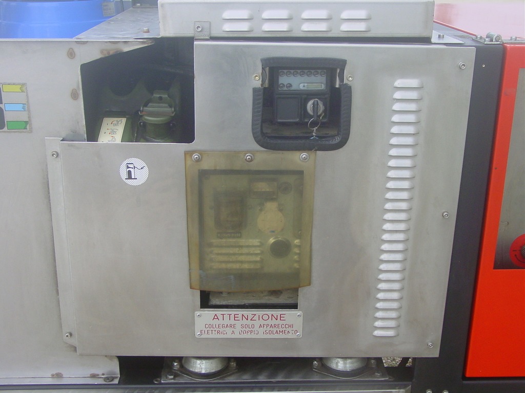 GENERATORE DI VAPORE E GRUPPO ELETTROGENO CARRELLATO FIMIS VAPORIT 8000/8/GE in vendita - foto 3