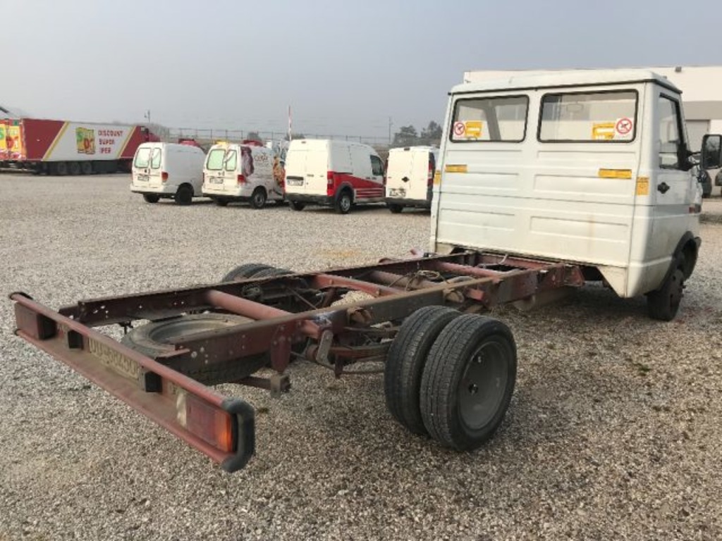 IVECO DAILY 35.8 TELAIO PASSO 3310 in vendita - foto 2