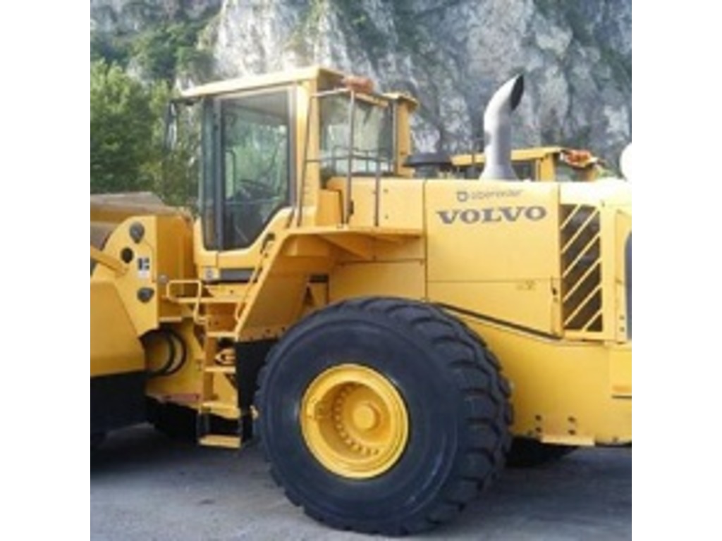 Vendesi pala gommata Volvo in vendita - foto 1