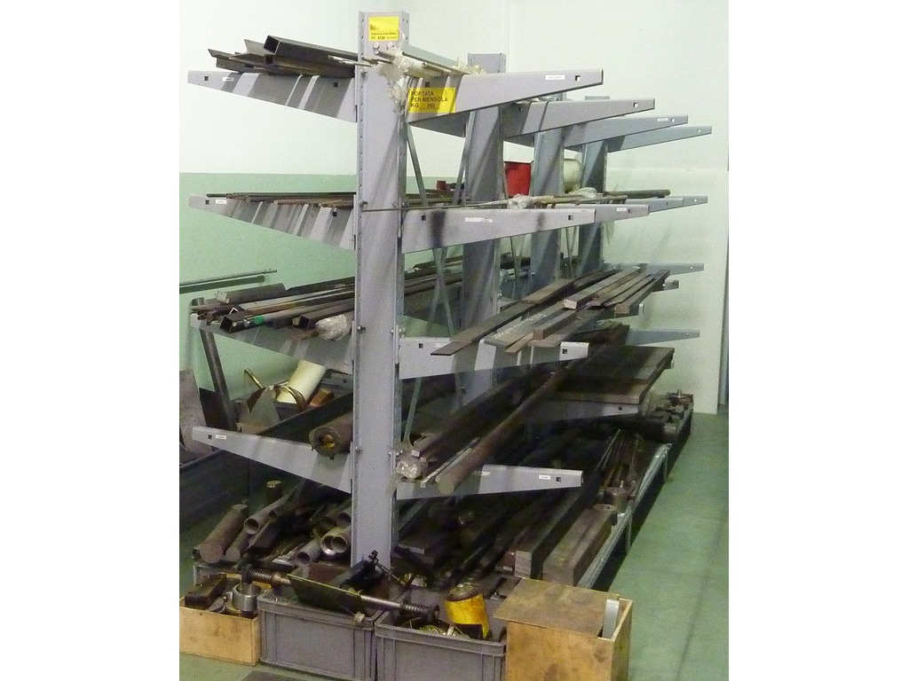 Cantilever 4 campate in acciaio in vendita - foto 1