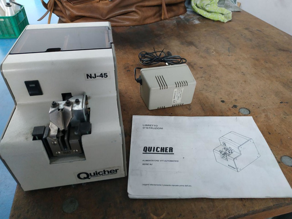 ALIMENTATORE AUTOMATICO DI VITI marca QUICHER in vendita - foto 1