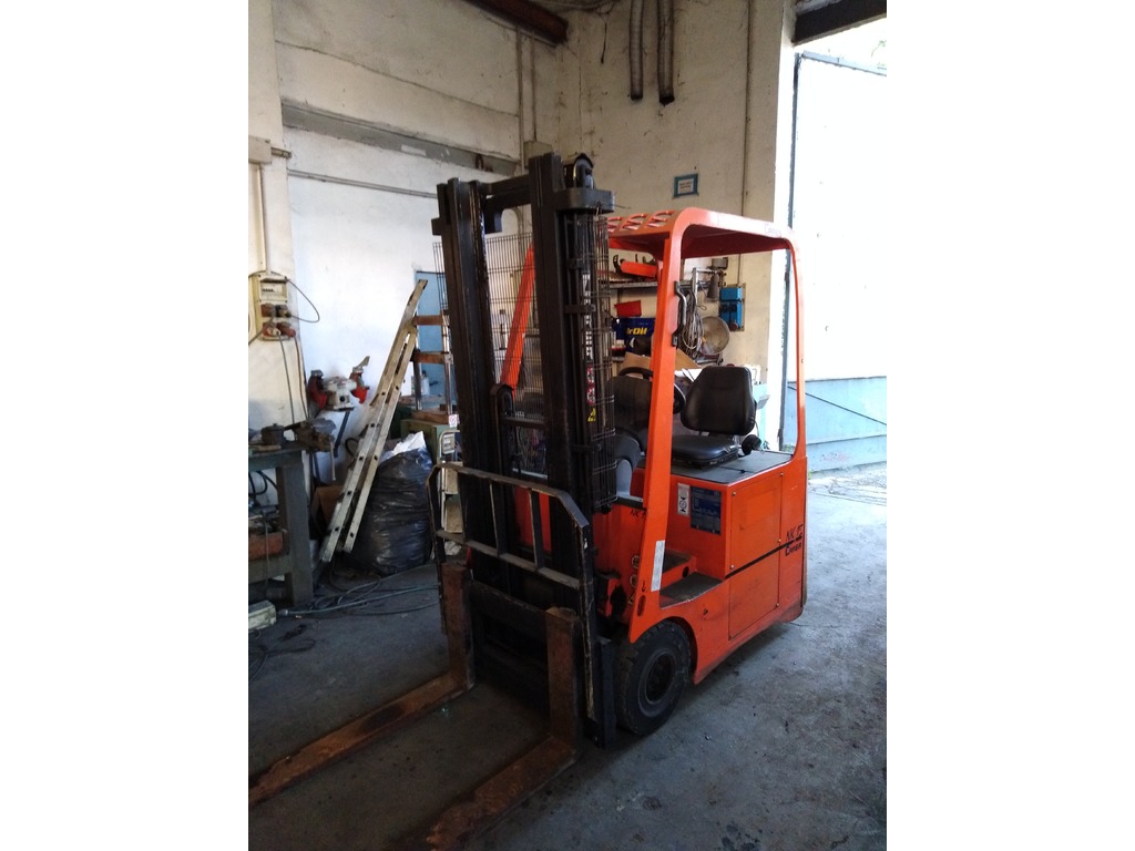 Carrelli elevatori in vendita