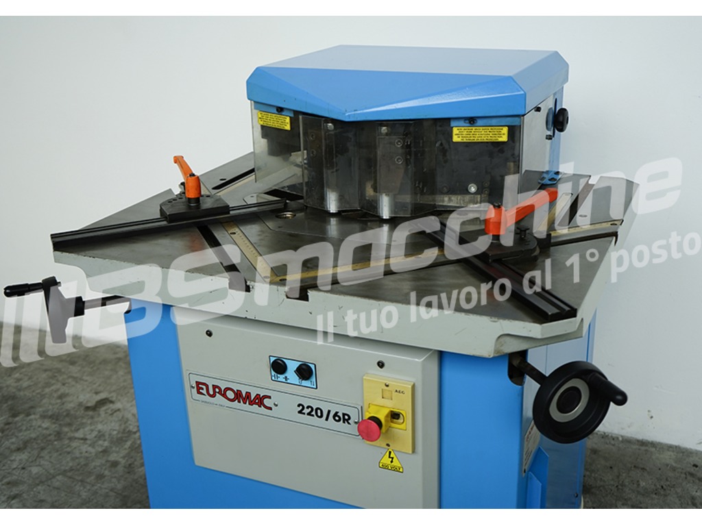 Tranciatrice scantonatrice ad angolo variabile regolazione gioco lame automatica EUROMAC 220/6R in vendita - foto 4
