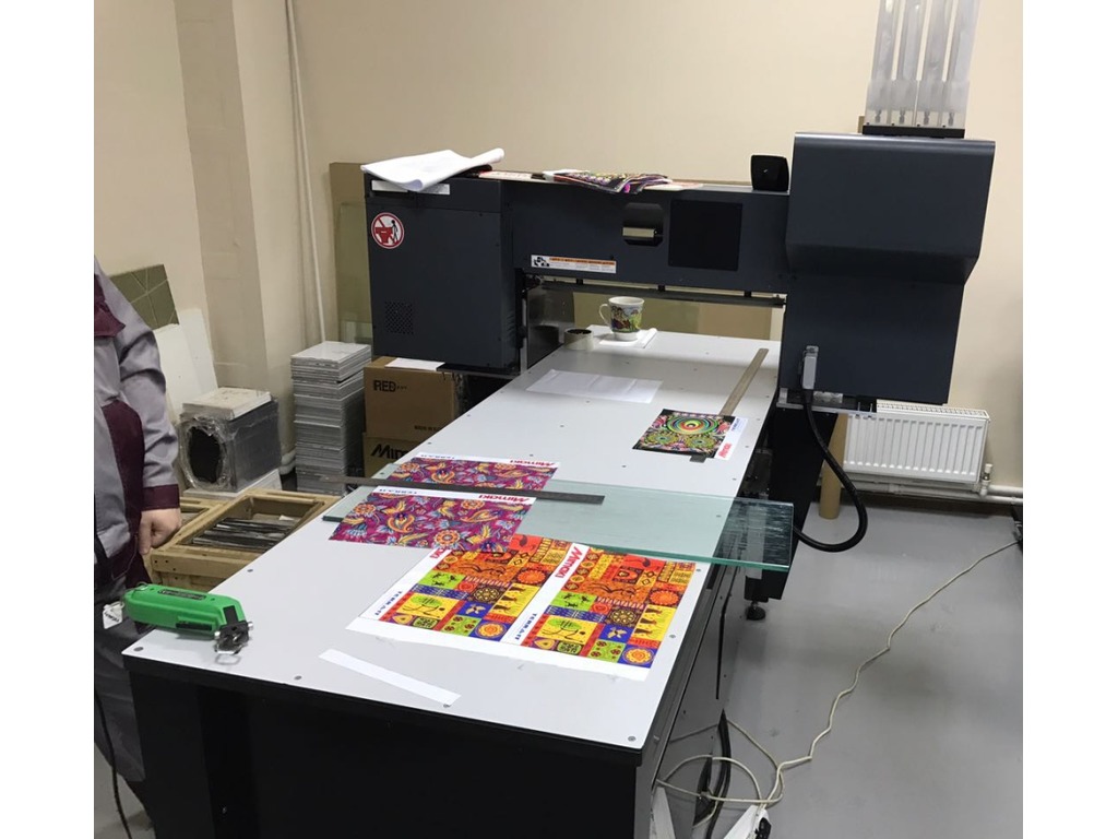 Vendo stampante industriale con piano lavorativo in vendita - foto 2