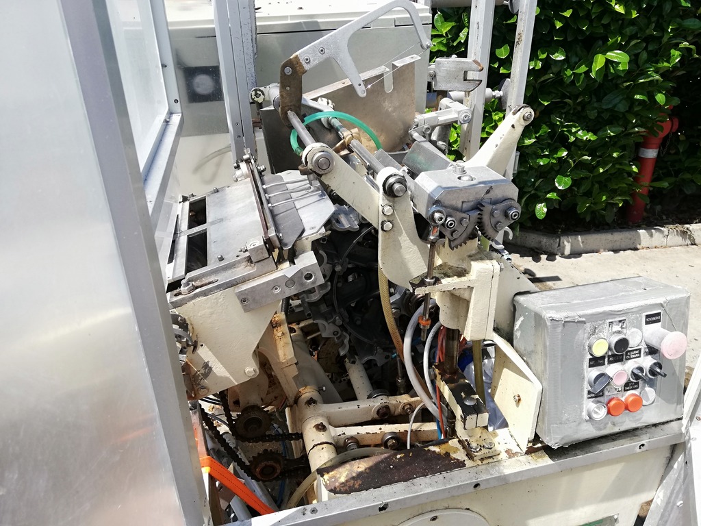 VENDITA MACCH. VEZZADINI R 30 ROTOLI DA REVISIONARE in vendita - foto 1
