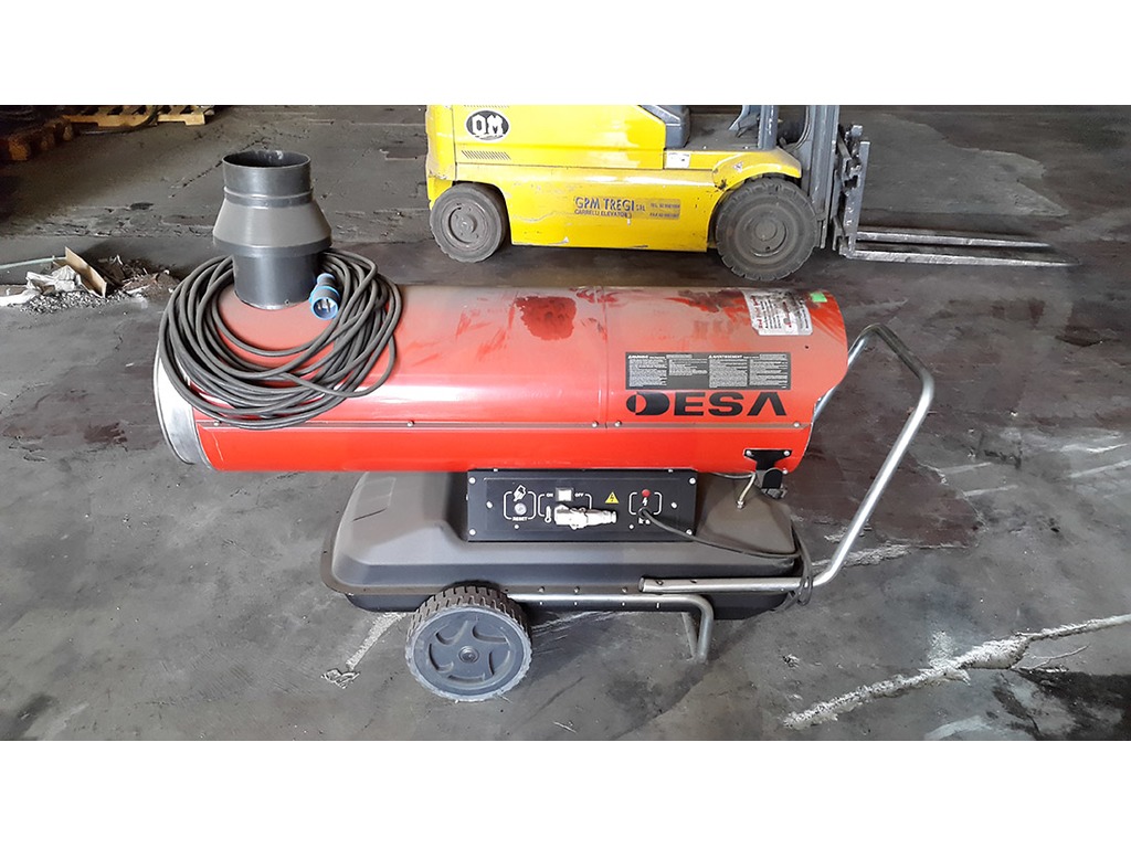 Cannone generatore aria calda a gasolio DESA in vendita - foto 1