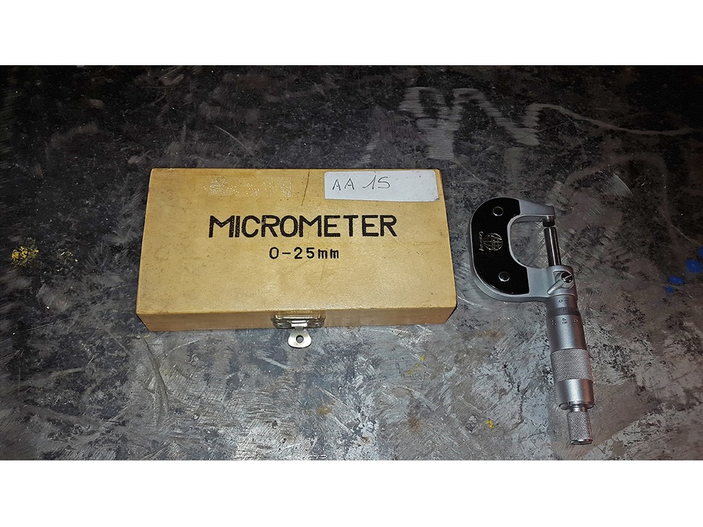 Micrometro Esterno 0-25 MM Precisione 0,01mm in vendita - foto 1