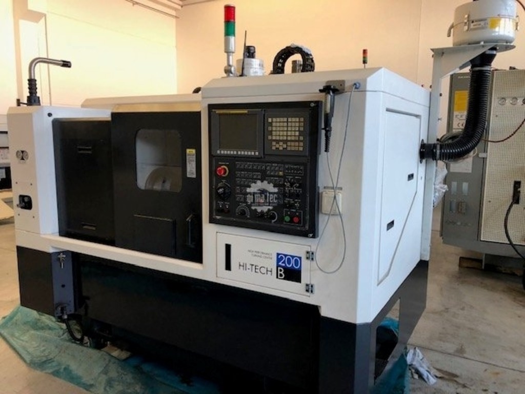 Tornio 2 assi Hwacheon Mod. Hi-Tech 200B in vendita - foto 1