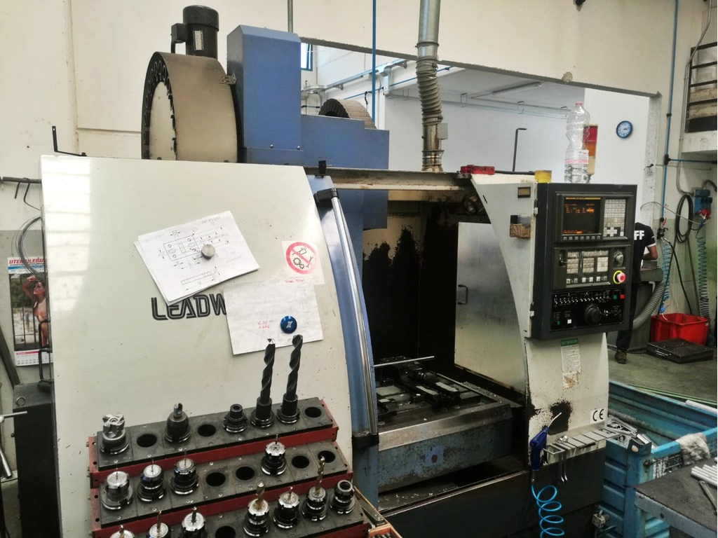Centro di lavoro LEADWELL V 25 H in vendita - foto 1