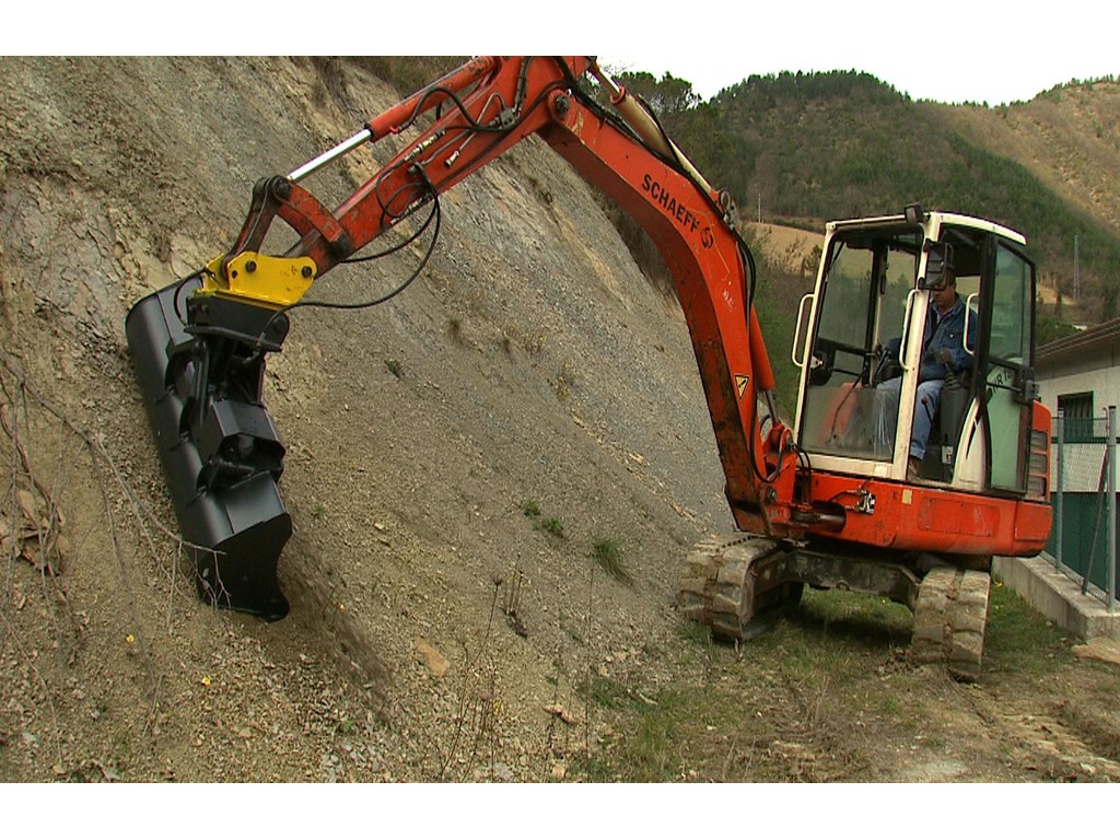 BENNA PULIZIA FOSSI ORIENTABILE 1200 MM in vendita - foto 3