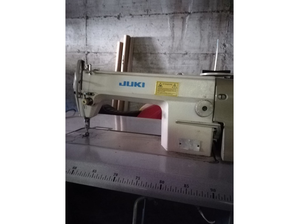 Macchina per cucire lineare industriale Juki in vendita - foto 2