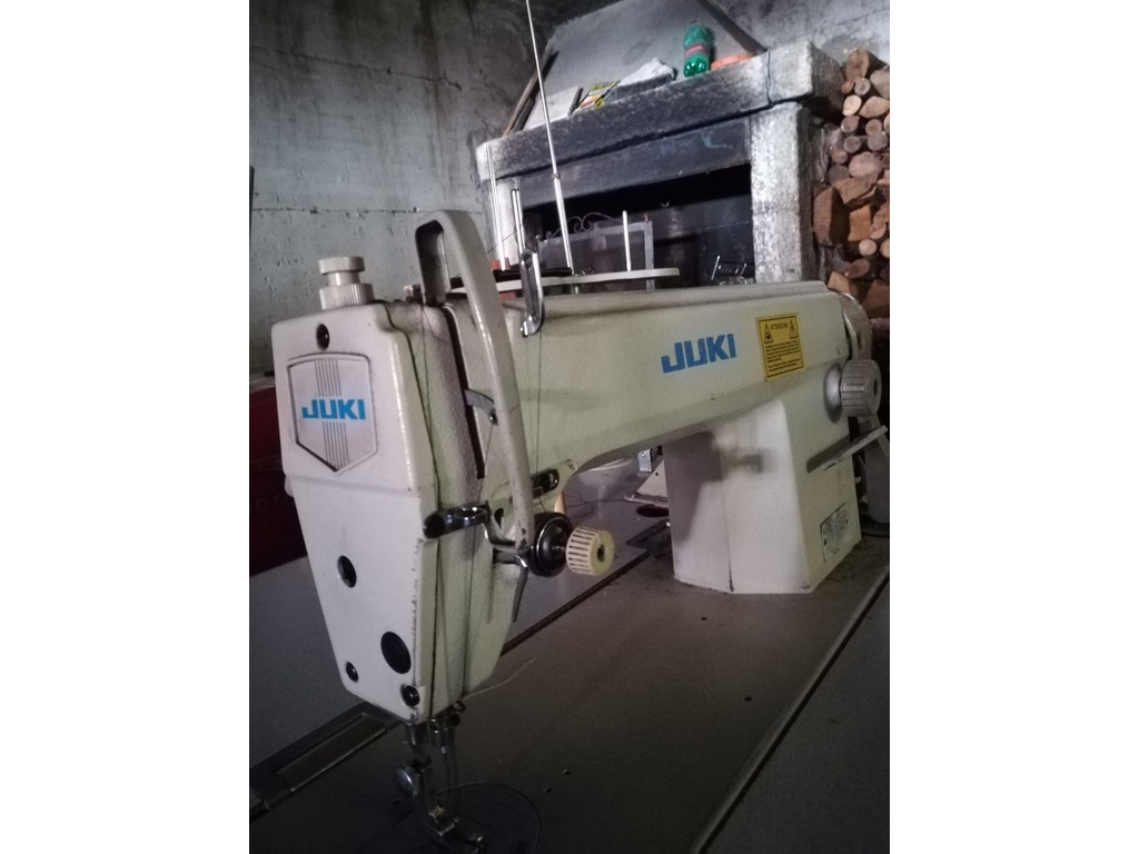 Macchina per cucire lineare industriale Juki in vendita - foto 5