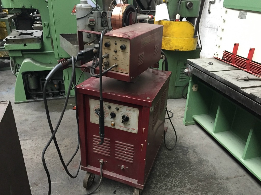 SALDATRICE WELDTRONIC A FILO CONTINUO 250 AMPERE USATA in vendita - foto 2
