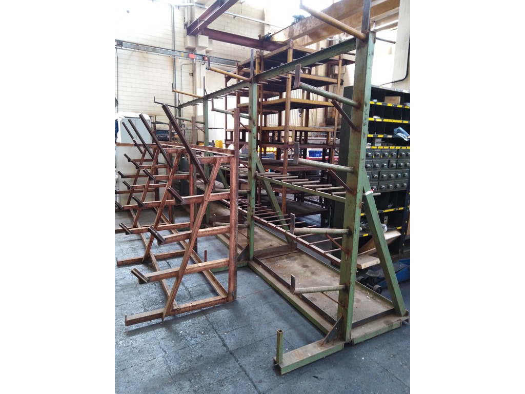 N. 2 Cantilever porta barre in ferro in vendita - foto 1