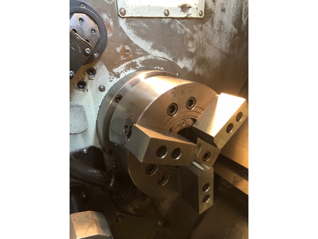 Tornio orizzontale motorizzato CNC DOOSAN Puma 240MC in vendita - foto 2