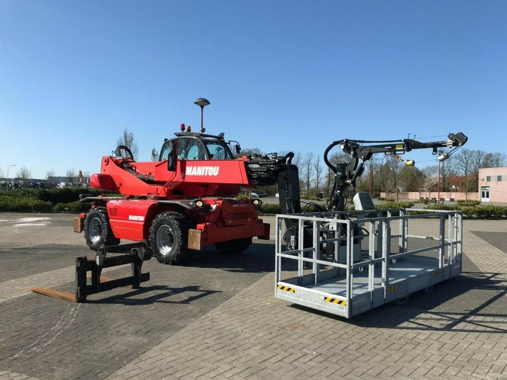 Sollevatore Telescopico Manitou MRT 2150+ in vendita - foto 3
