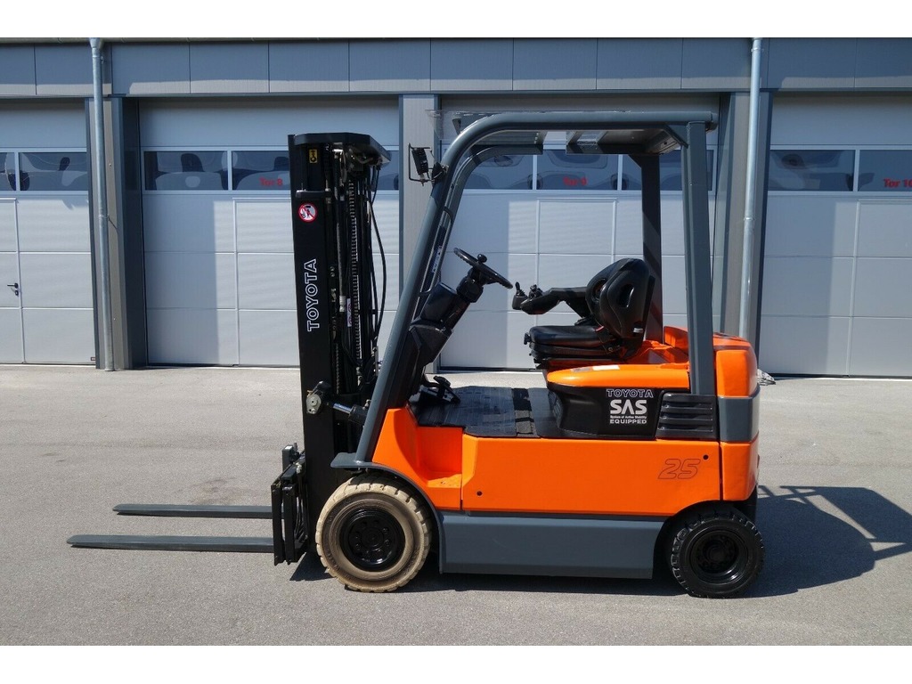 Muletto Toyota SAS 25 in vendita - foto 2