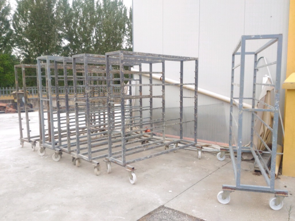 Carrelli portaoggetti in vendita - foto 1
