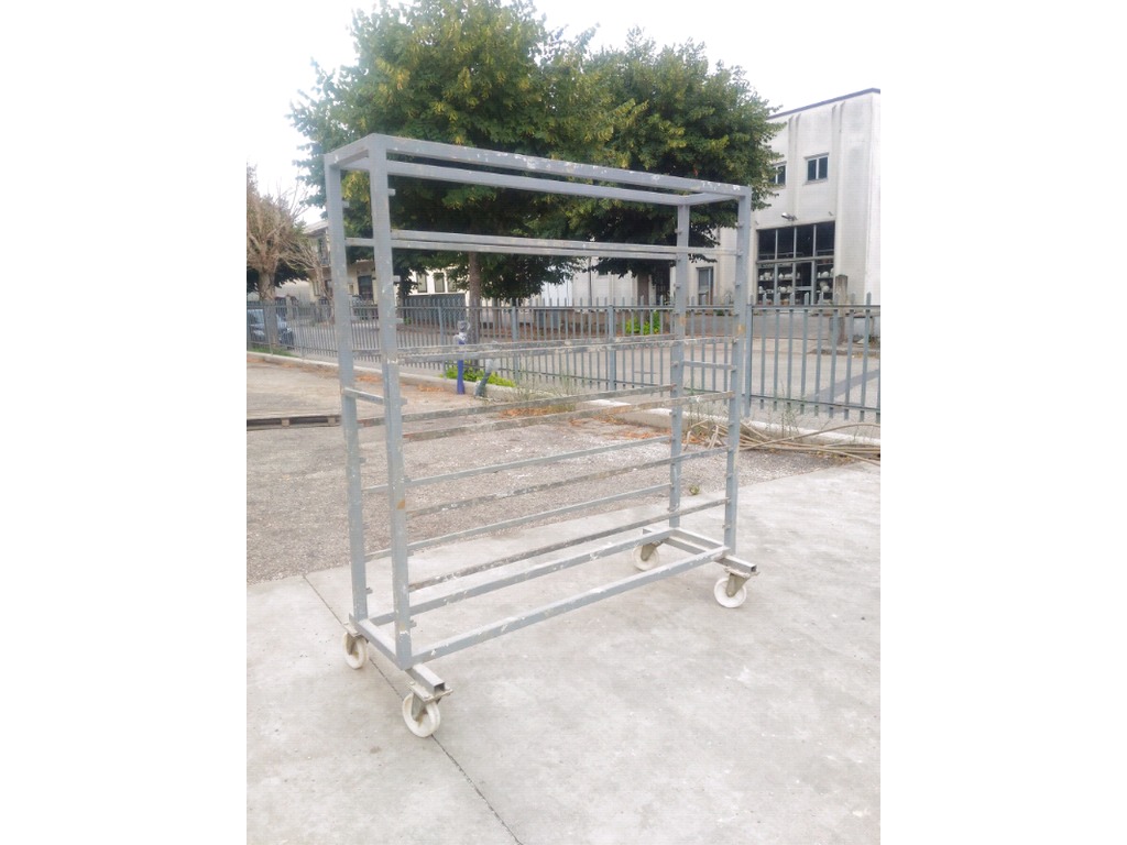 Carrelli portaoggetti in vendita - foto 3
