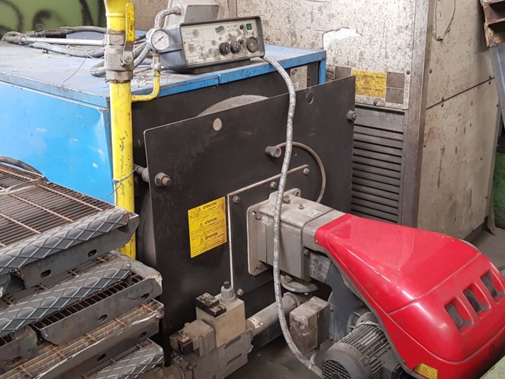 Caldaia a gas con ventilconvettori in vendita - foto 1