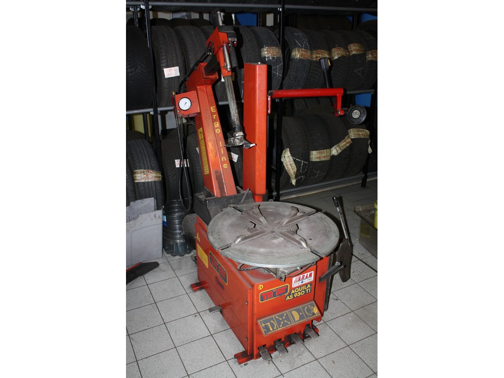 Attrezzatura per officina meccanica di vario genere in vendita - foto 1