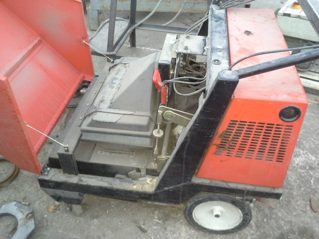 Spazzatrice a batteria in vendita - foto 2