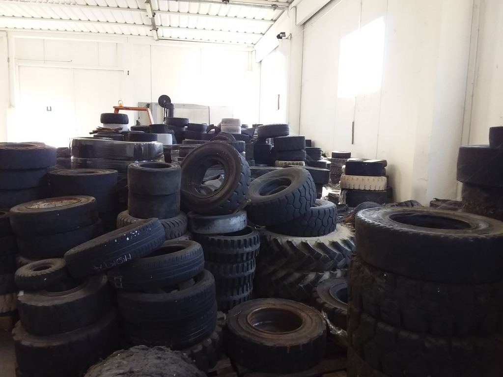 Gomme per carrelli elevatori in vendita - foto 3