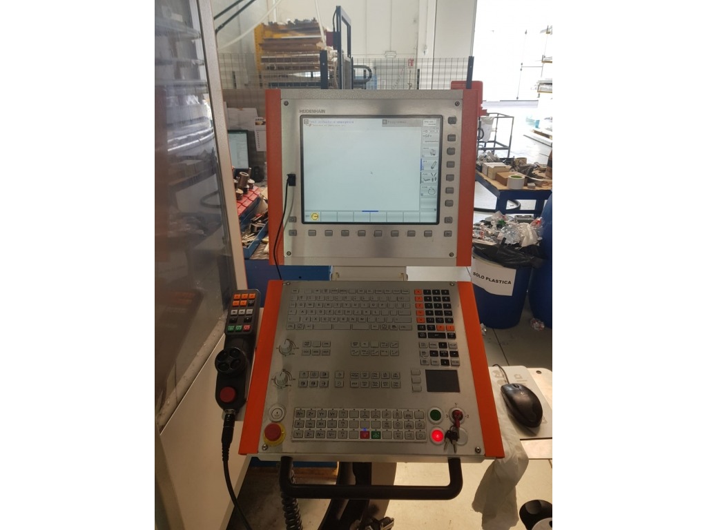 Centro di lavoro verticale Mikron VCE 1400 PRO in vendita - foto 3