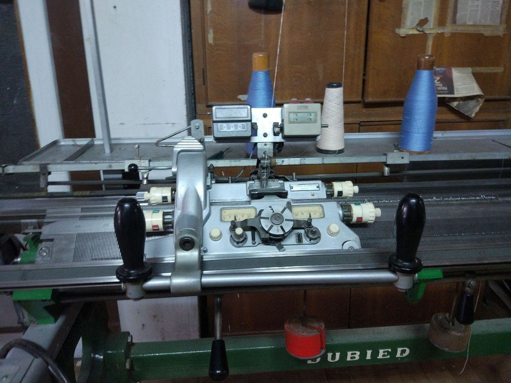 Macchina da maglieria finezza 12. Punto stoffa incluso. in vendita - foto 2