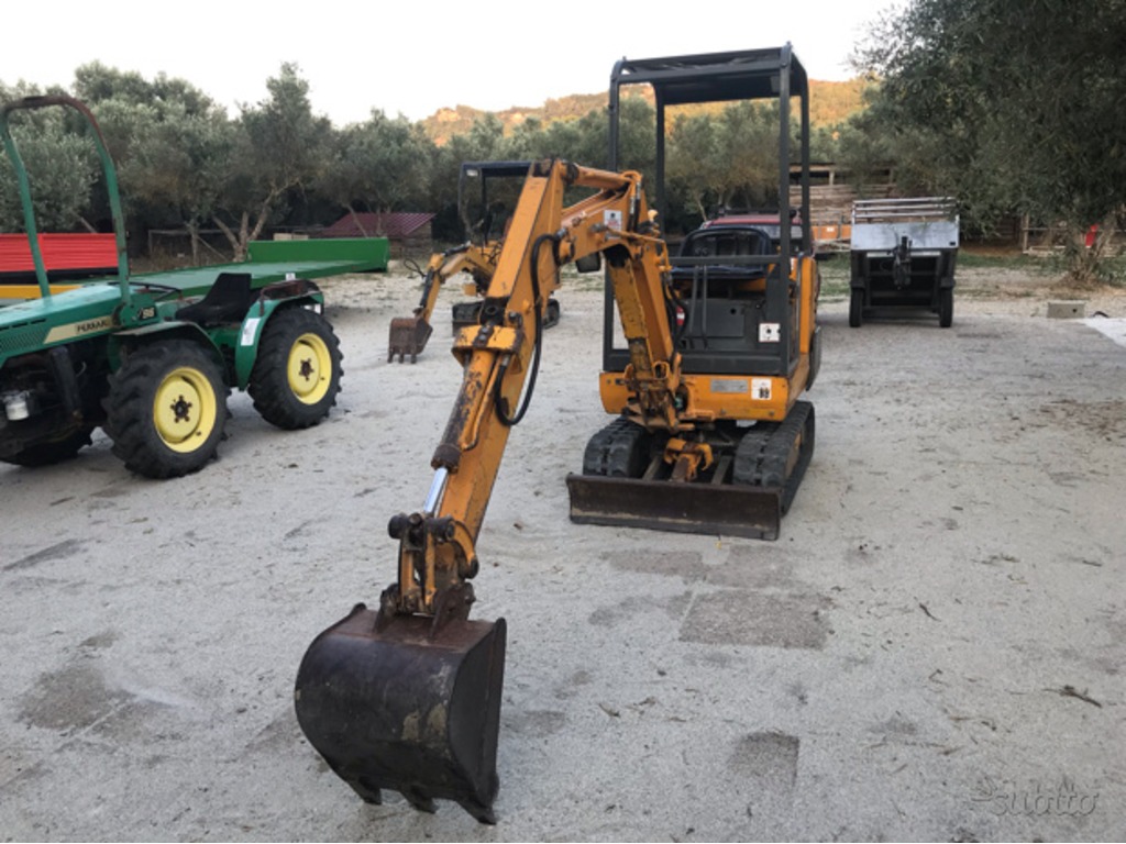 Escavatore usato JCB 17 Q.li in vendita - foto 2