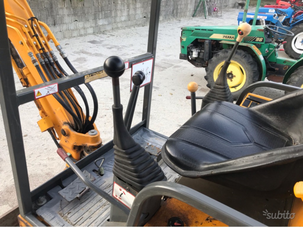 Escavatore usato JCB 17 Q.li in vendita - foto 4