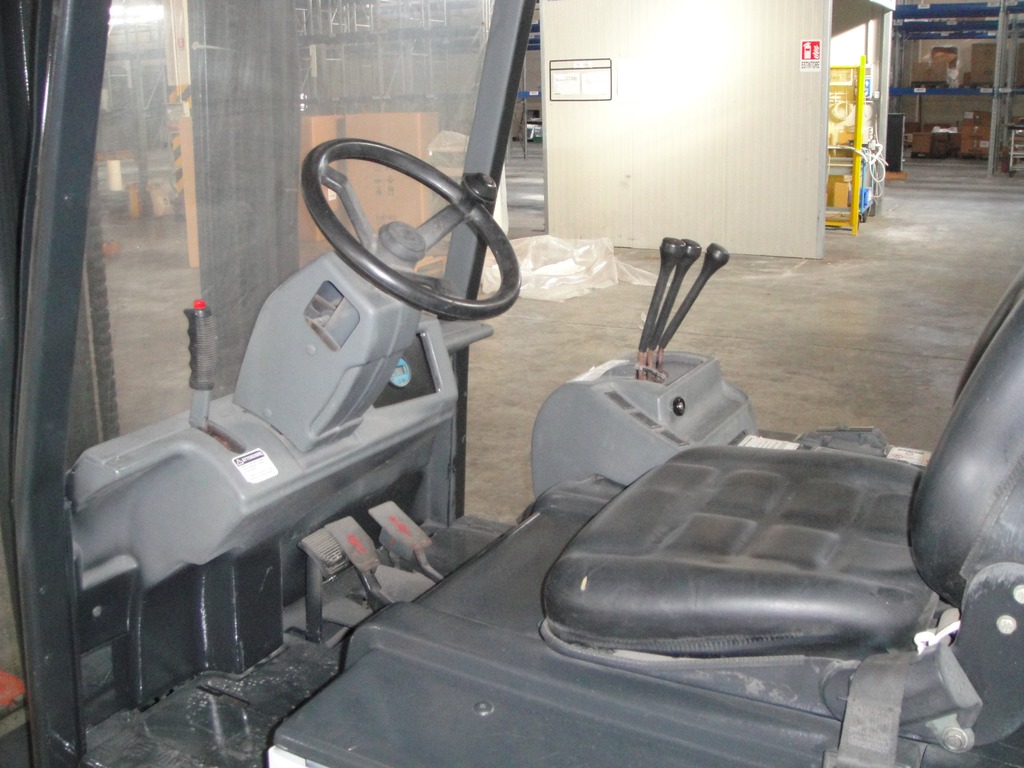 Muletto - Carrello FIAT OM CARRELLI ELEVATORI - Modello EU 30 in vendita - foto 2