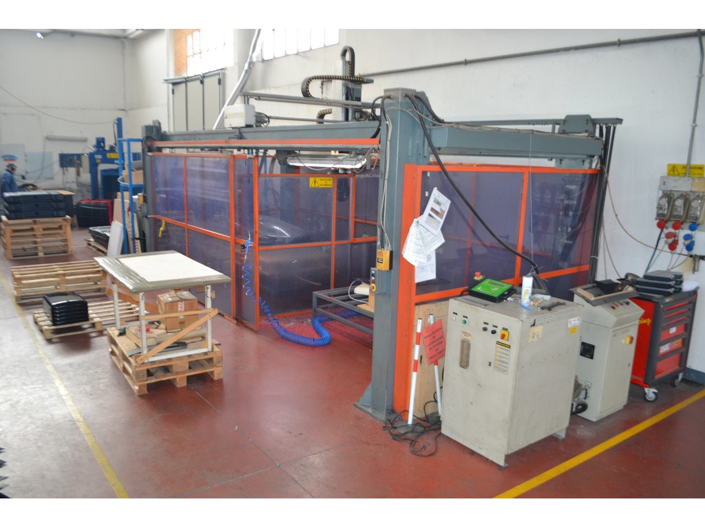 Centri di lavoro plastica in vendita