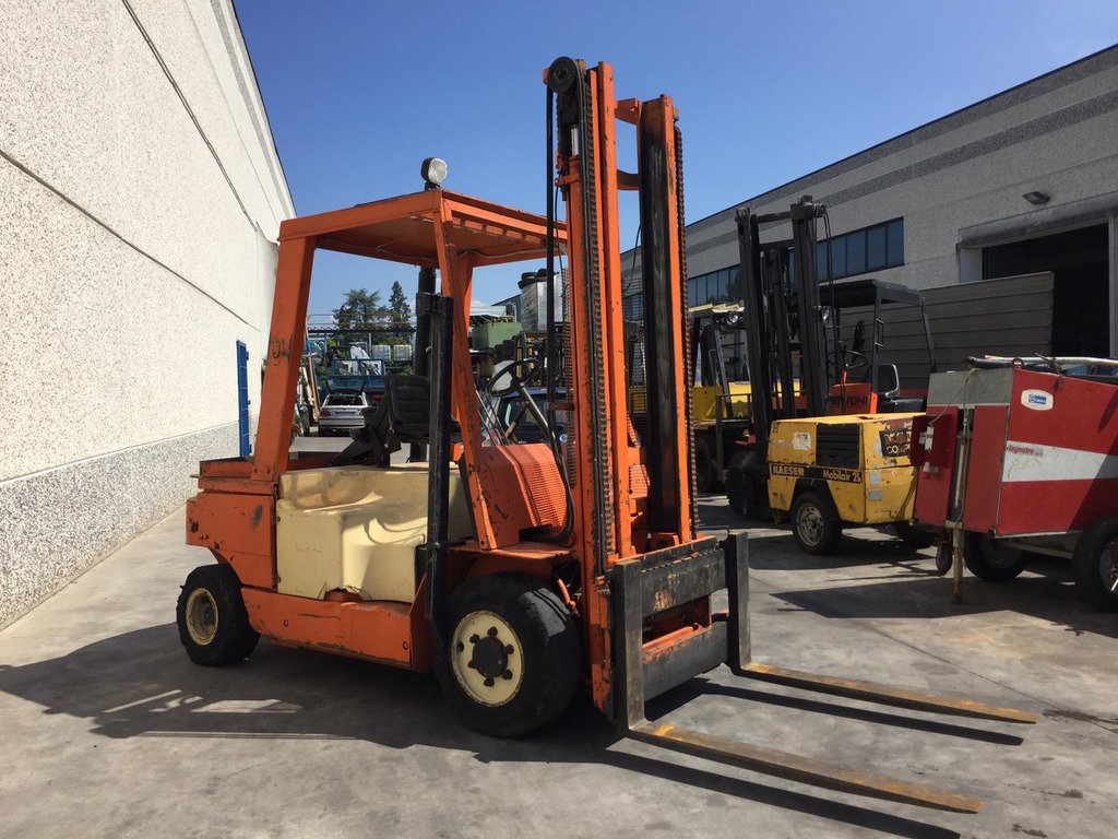 CARRELLO ELEVATORE IDROSTATICO LUGLI in vendita - foto 4