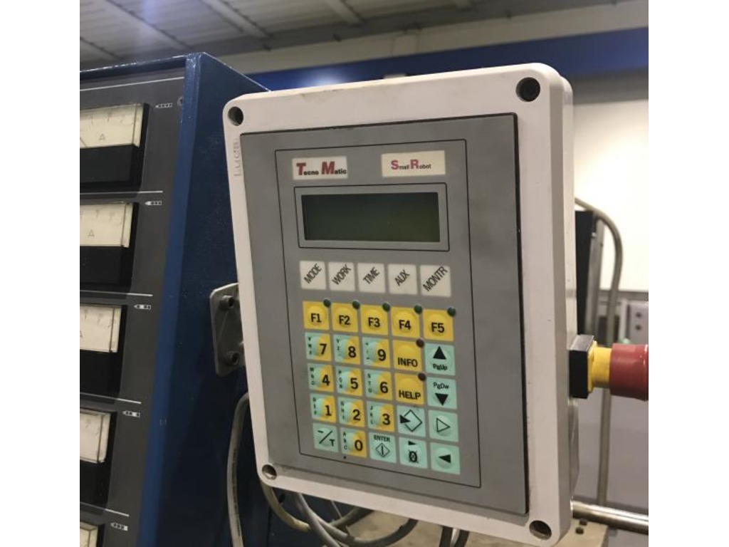 Pressa usata per la produzione di preforme in PET BM HORIZON in vendita - foto 2