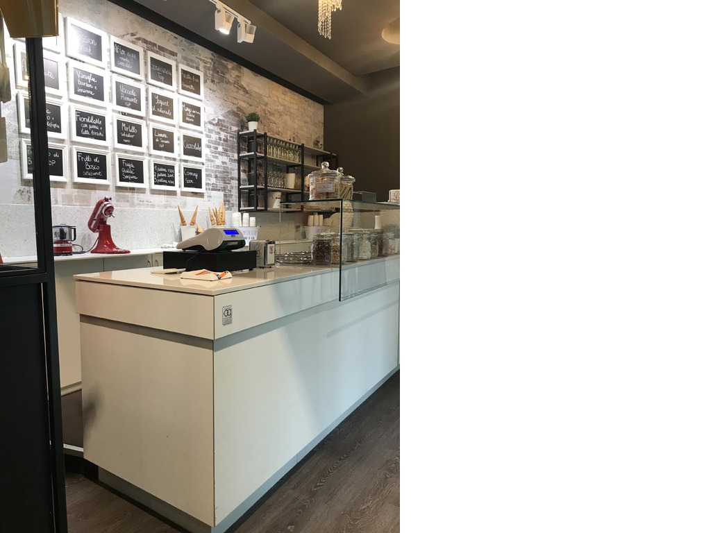 Banchi gelateria e retrobanco in vendita - foto 1