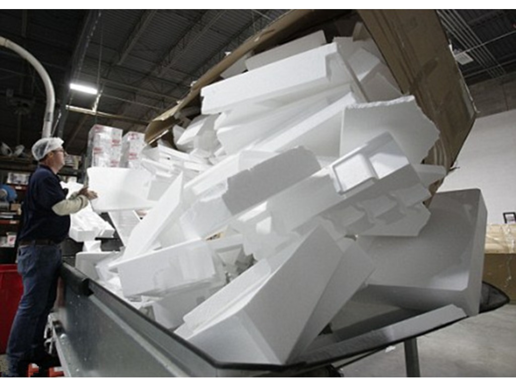 Styrofoam Recycling by Using machine Apolo-C300 in vendita - foto 2