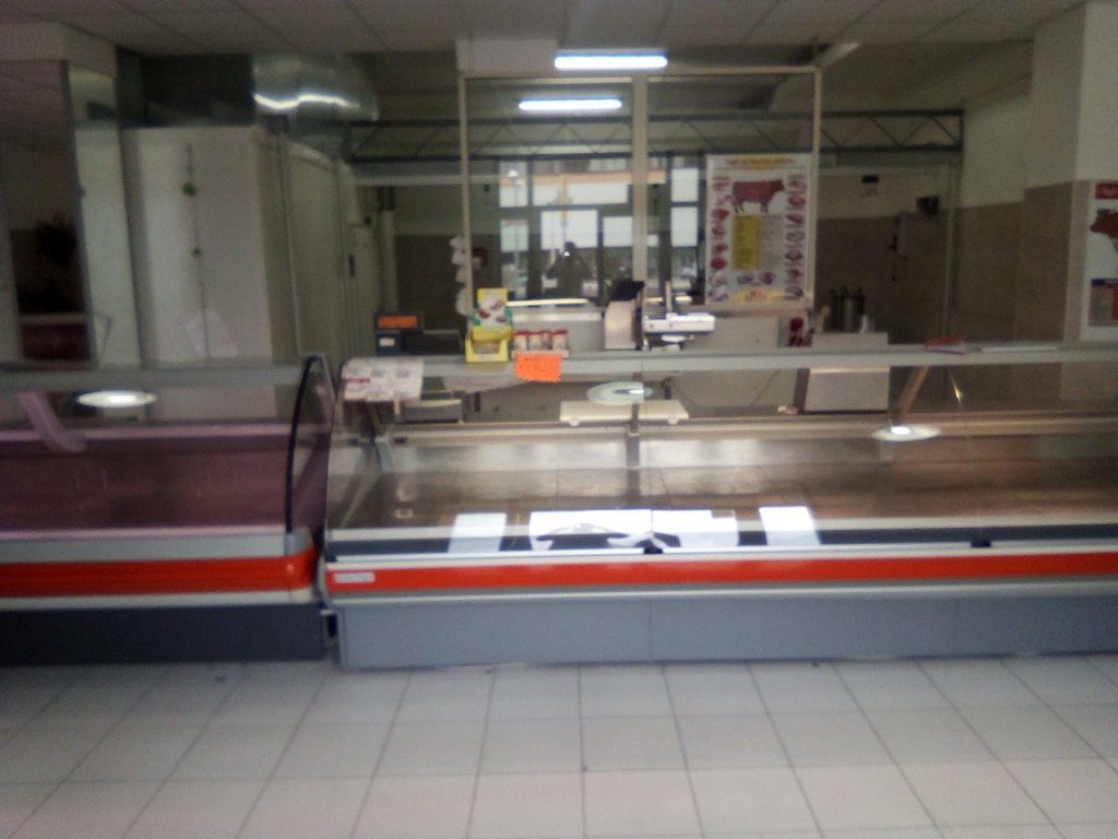 Vari pezzi macelleria in vendita - foto 1