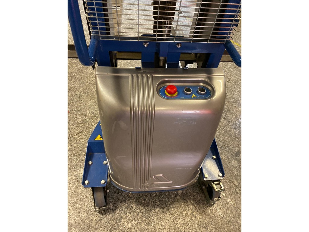 Carrello elevatore semiautomatico in vendita - foto 1